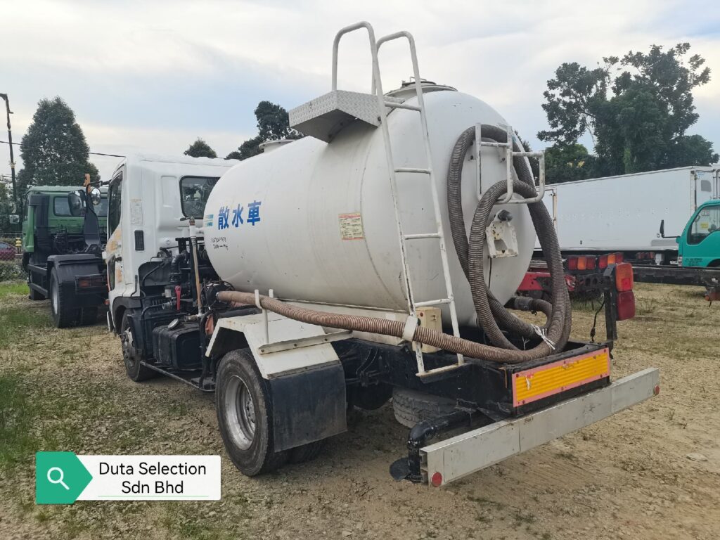 Hino FC6 Water Tanker