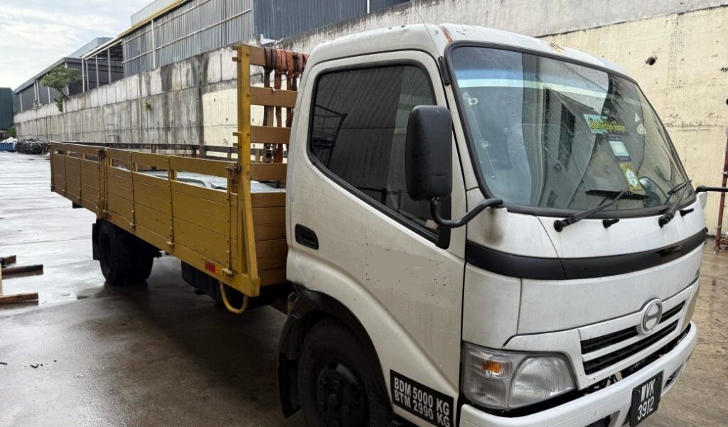 Hino WU410R-UBS Wooden Cargo[Local] Yr.2011