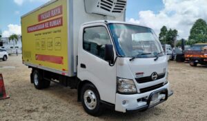 Used Hino WU710 Refrigerator Truck – Yr.2015