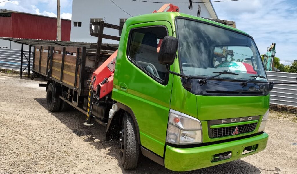 Rebuild Mitsubishi FE83 w/ 2T Crane Cargo
