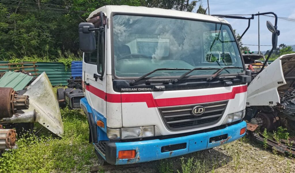 Rebuild Nissan MK Chassis Cab 01