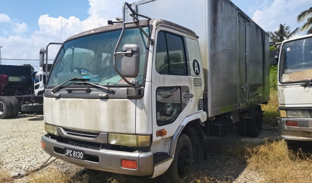 Used Nissan MK w/ 18′ Refrigerator Box Van