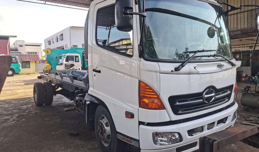 Rebuild Hino FC(Small Cab) w/ 12ton New Armroll