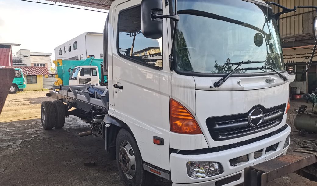 Rebuild Hino FC(Small Cab) w/ 12ton New Armroll