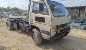 Used Isuzu NPR58L 5t armroll- Direct Owner