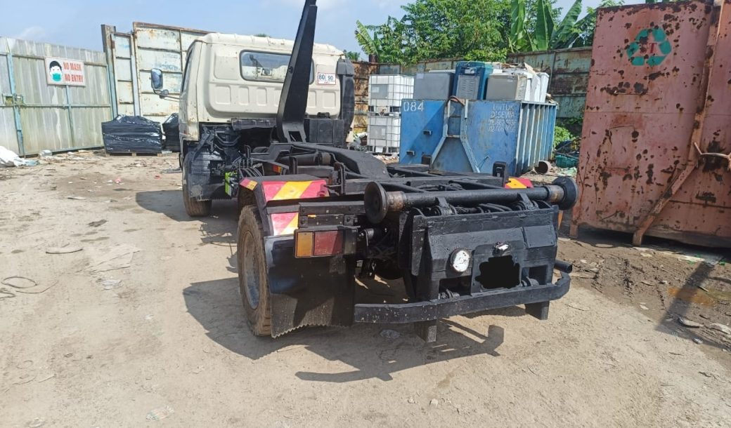 [Direct Owner]Used Isuzu NPR58L 5t Lorry Armroll - Thumbnail 3