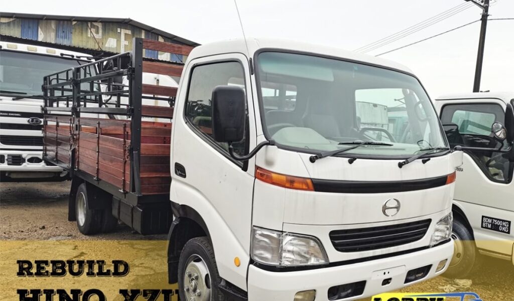 Rebuild Hino Dutro XZU 14′ Wooden Cargo + Railing