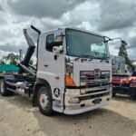 Rebuild Hino 700 with 20T Armroll/Hooklift