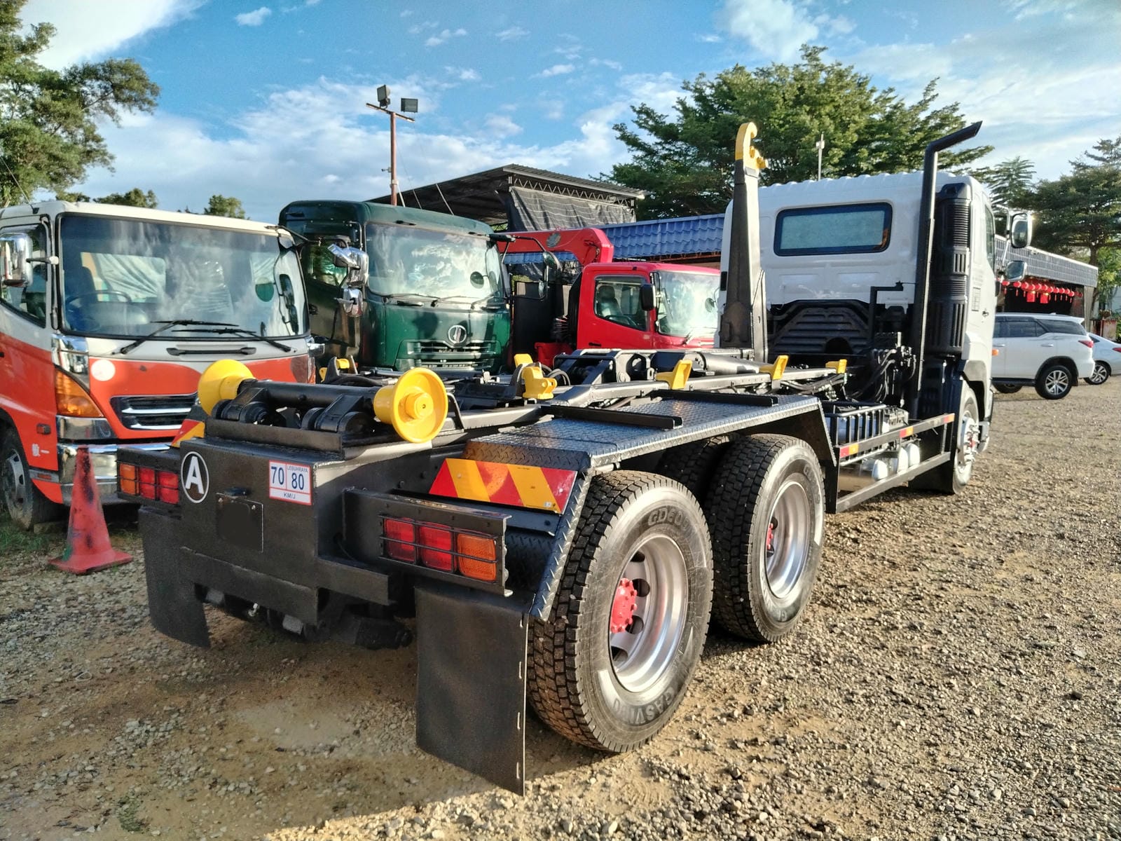 Rebuild Hino 700 with 20T Armroll/Hooklift - Thumbnail 2