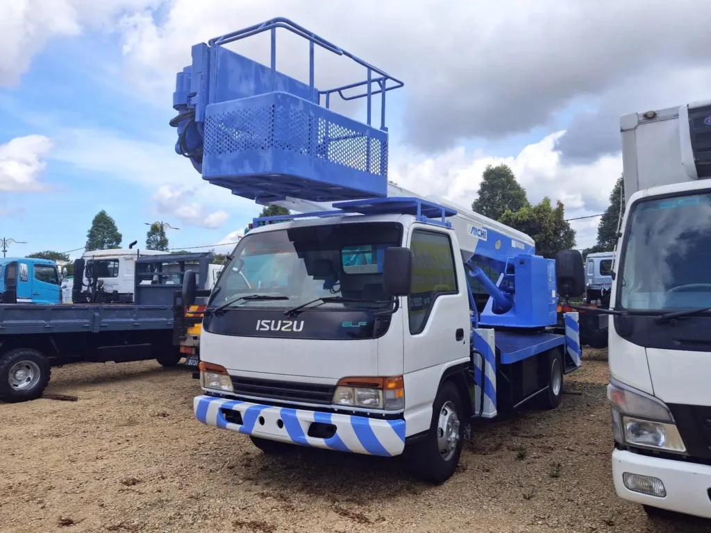 Registered Isuzu NPR72 Aichi Skylift 21m