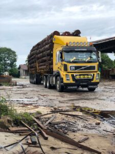 Used Volvo FM13 with Timber Jinker Trailer 42′ – BDM51,000kg