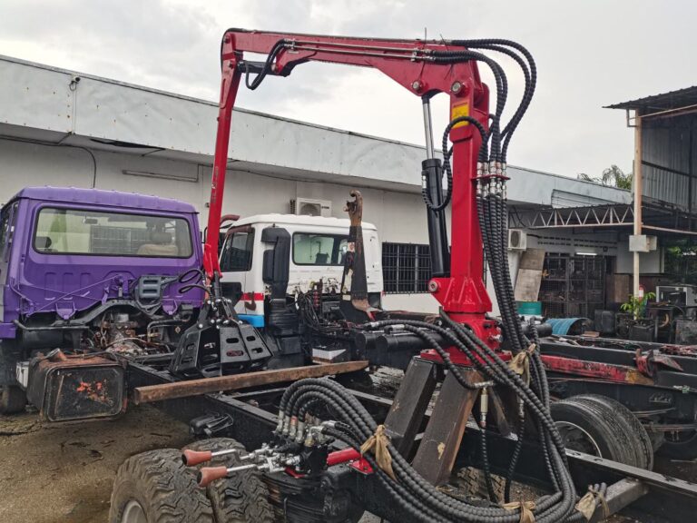 Crane Grabber Sawit Malaysia