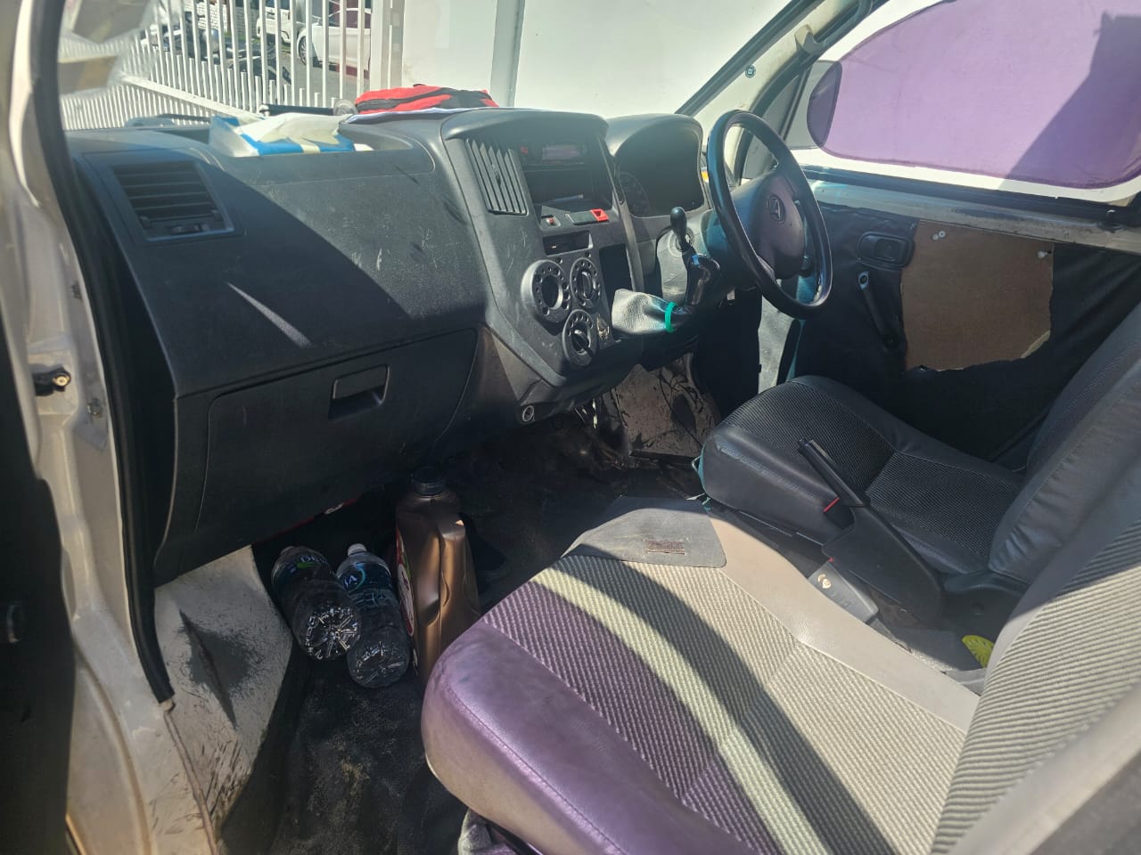 Daihatsu Gran Max Luton Box Van – Yr.15/16 - Thumbnail 2