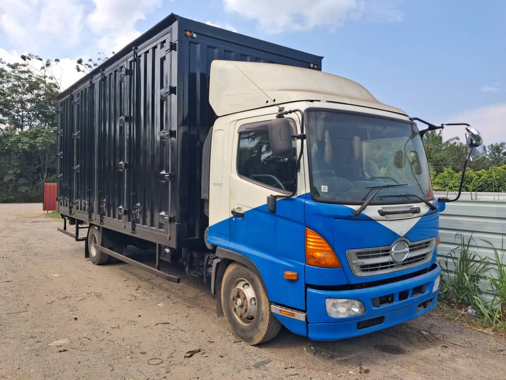 Rebuild Hino Baby FD Corrugated Box Van – 20ft