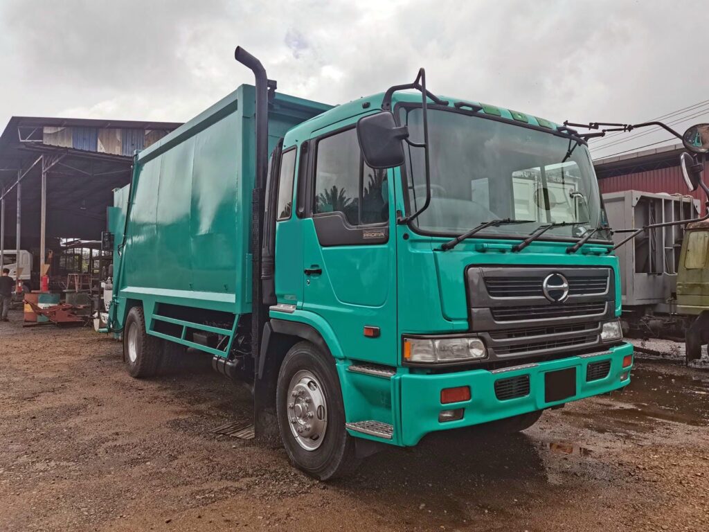 Rebuild Hino Profia with 14cbm Garbage Compactor + Bin Lifter