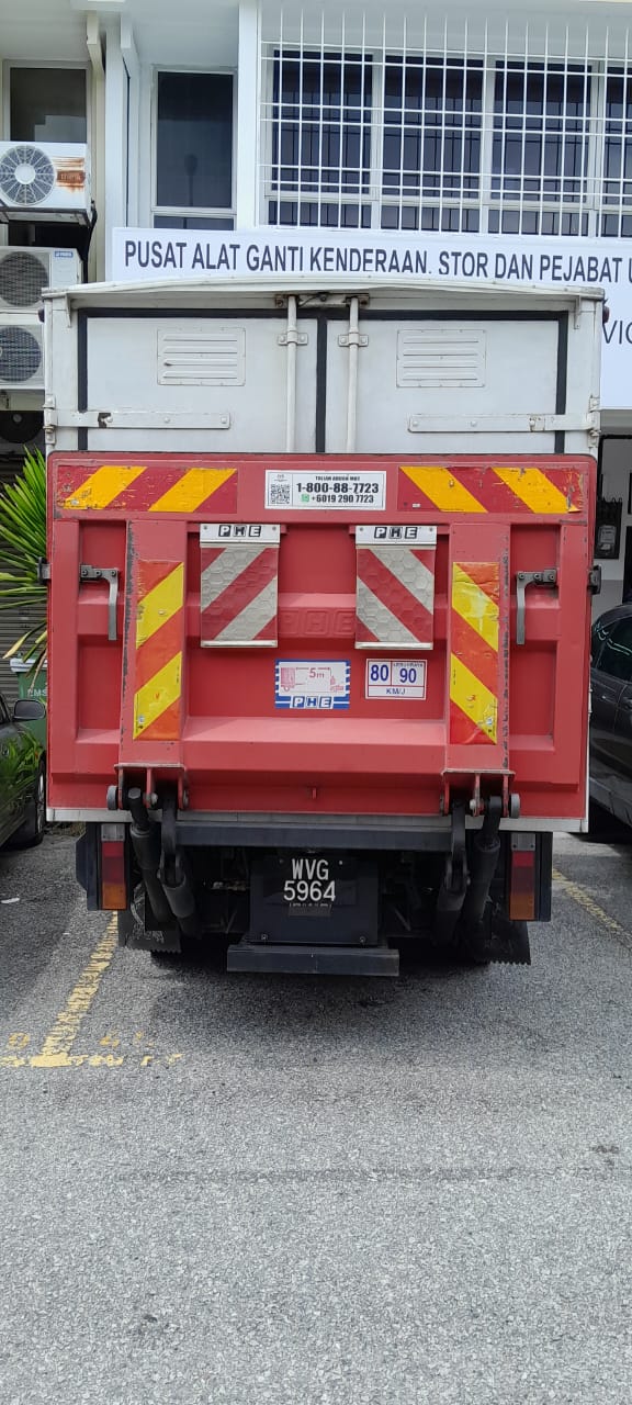 USED MITSUBISHI FUSO FE71 Box Van w/ Tail-lift - Thumbnail 9