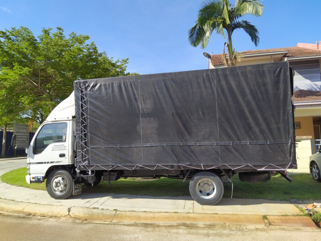 Used Isuzu NPR66UPH Cargo