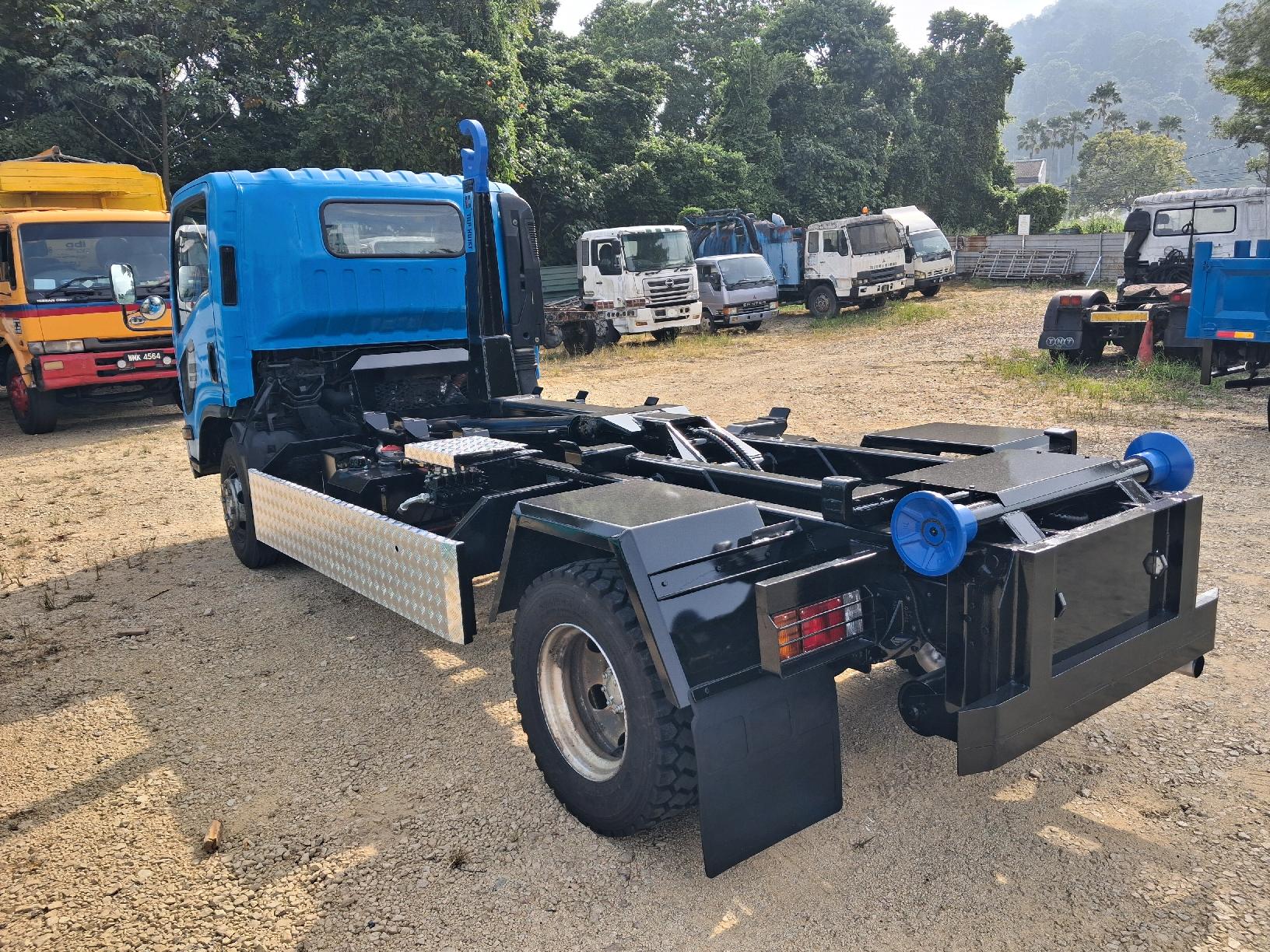 Rebuild Isuzu NPR75 with 14ft Armroll - Thumbnail 4