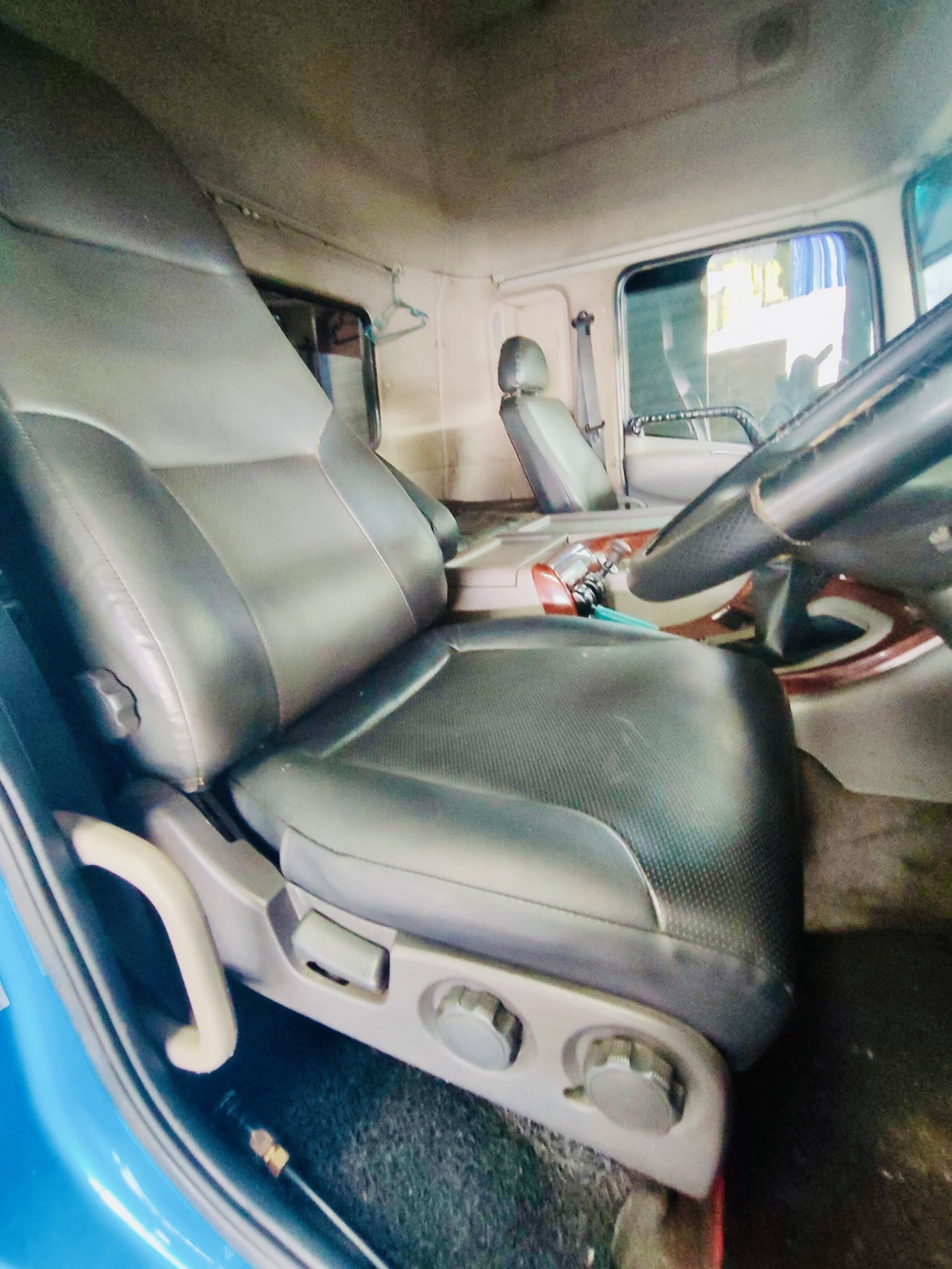 NISSAN Quon 6×4 2023 Prime Mover For Sale - Thumbnail 6
