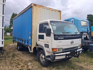Used Nissan YU41T5 17ft Curtain Sider - 2011 Nissan UD