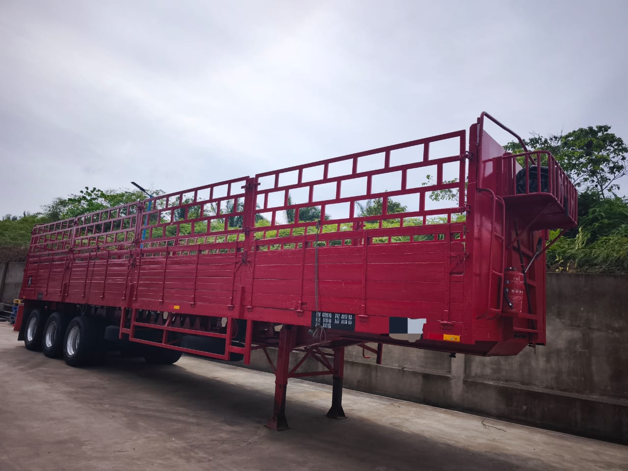 HINO 700 PRIME MOVER AND CARGO TRAILER - Thumbnail 4