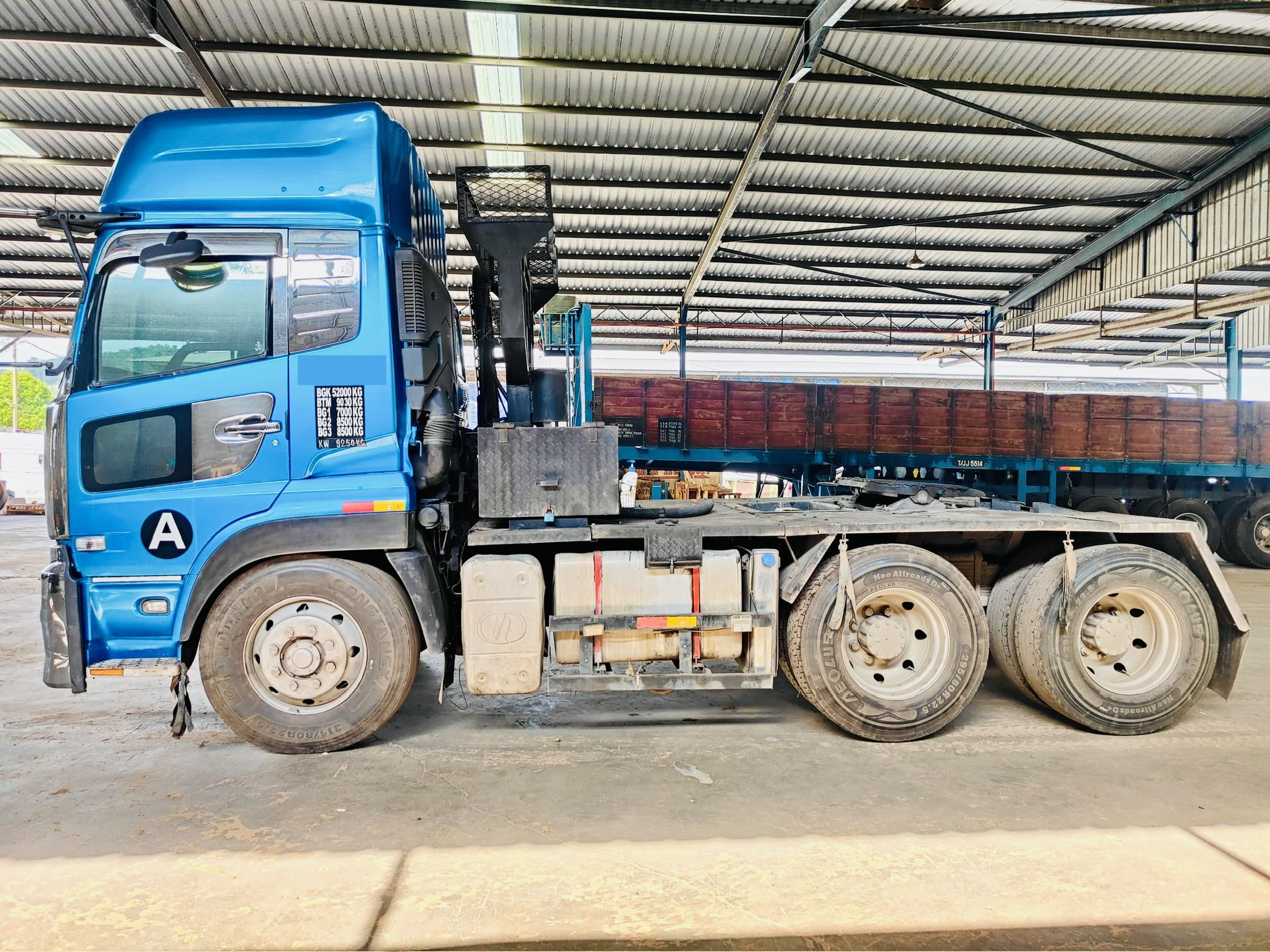 NISSAN Quon 6×4 2023 Prime Mover For Sale - Thumbnail 2