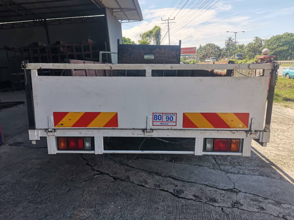 Nissan lorry YU41 BDM5,000kg - Thumbnail 4