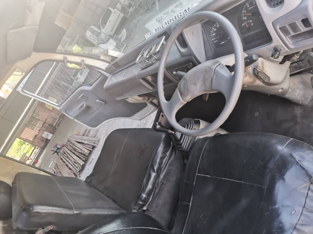 Nissan lorry YU41 BDM5,000kg - Thumbnail 6