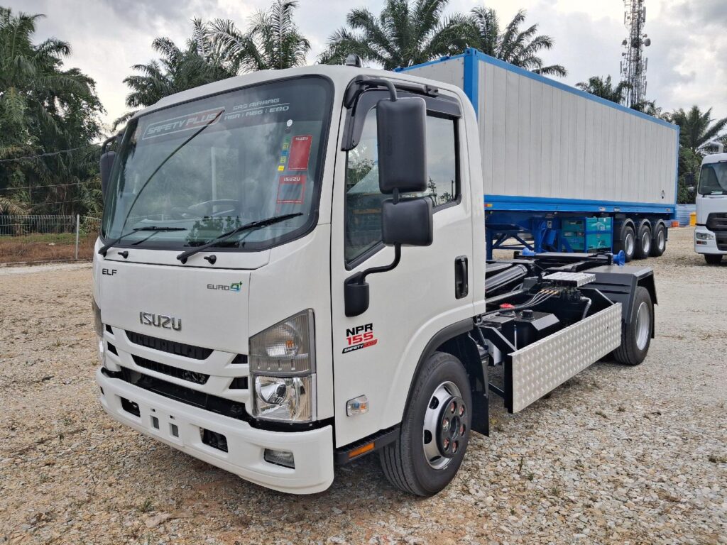 New Isuzu NPR75 PRO 14ft Armroll