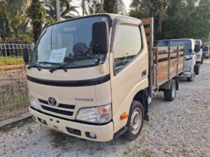 Rebuild Toyota KDY230 10ft Cargo