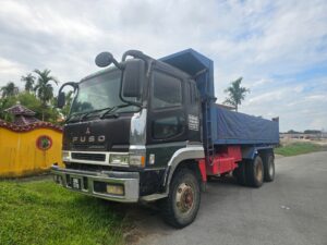 FUSO 10-Wheel Tipper Truck / 10轮自卸翻斗罗里 (Kuching)