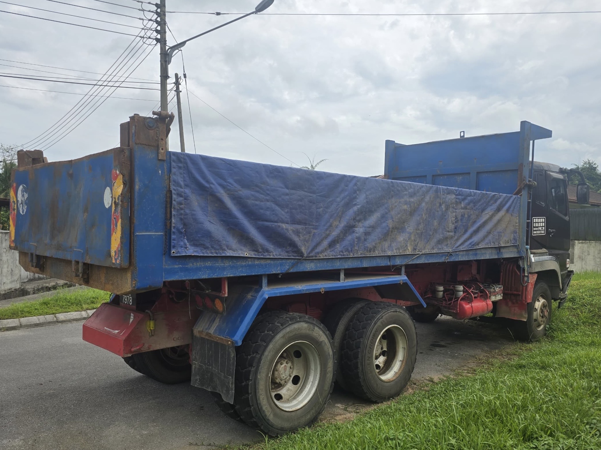 FUSO 10-Wheel Tipper Truck / 10轮自卸翻斗罗里 (Kuching) - Thumbnail 2