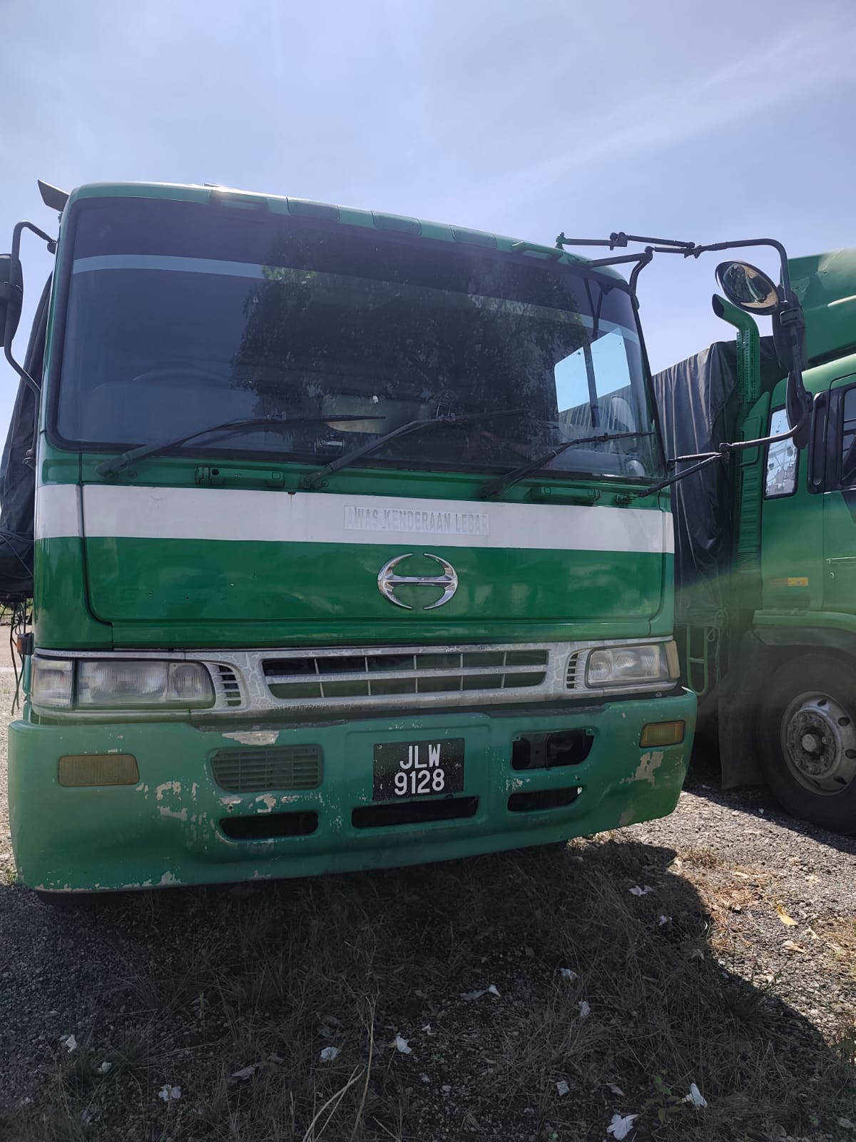 USED HINO P11C CARGO 2009 - Thumbnail 2