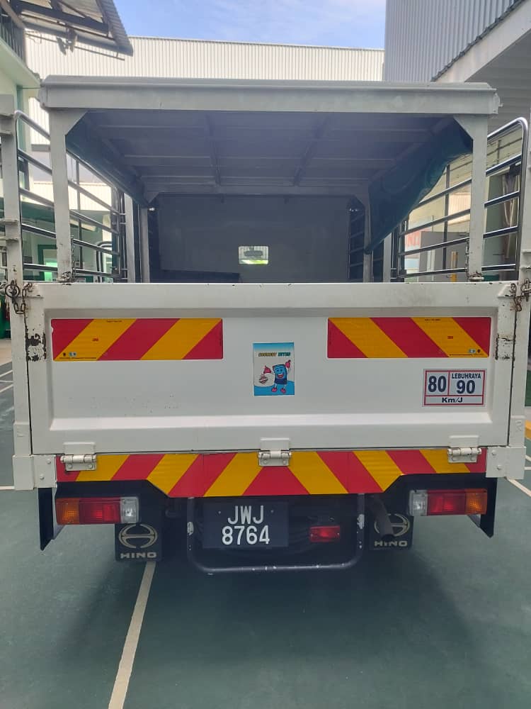 Used Hino XZU600 Cargo Truck - Thumbnail 3
