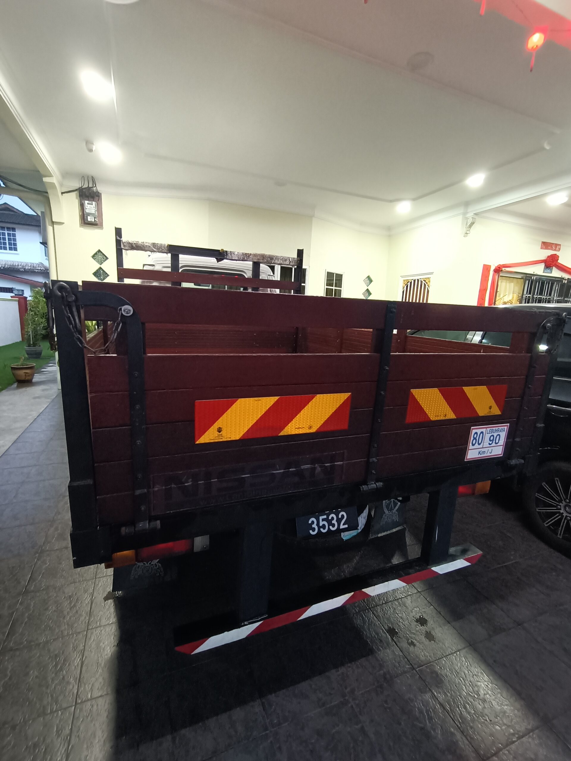 Used Nissan SK82 wooden rebuild lorry - Thumbnail 2