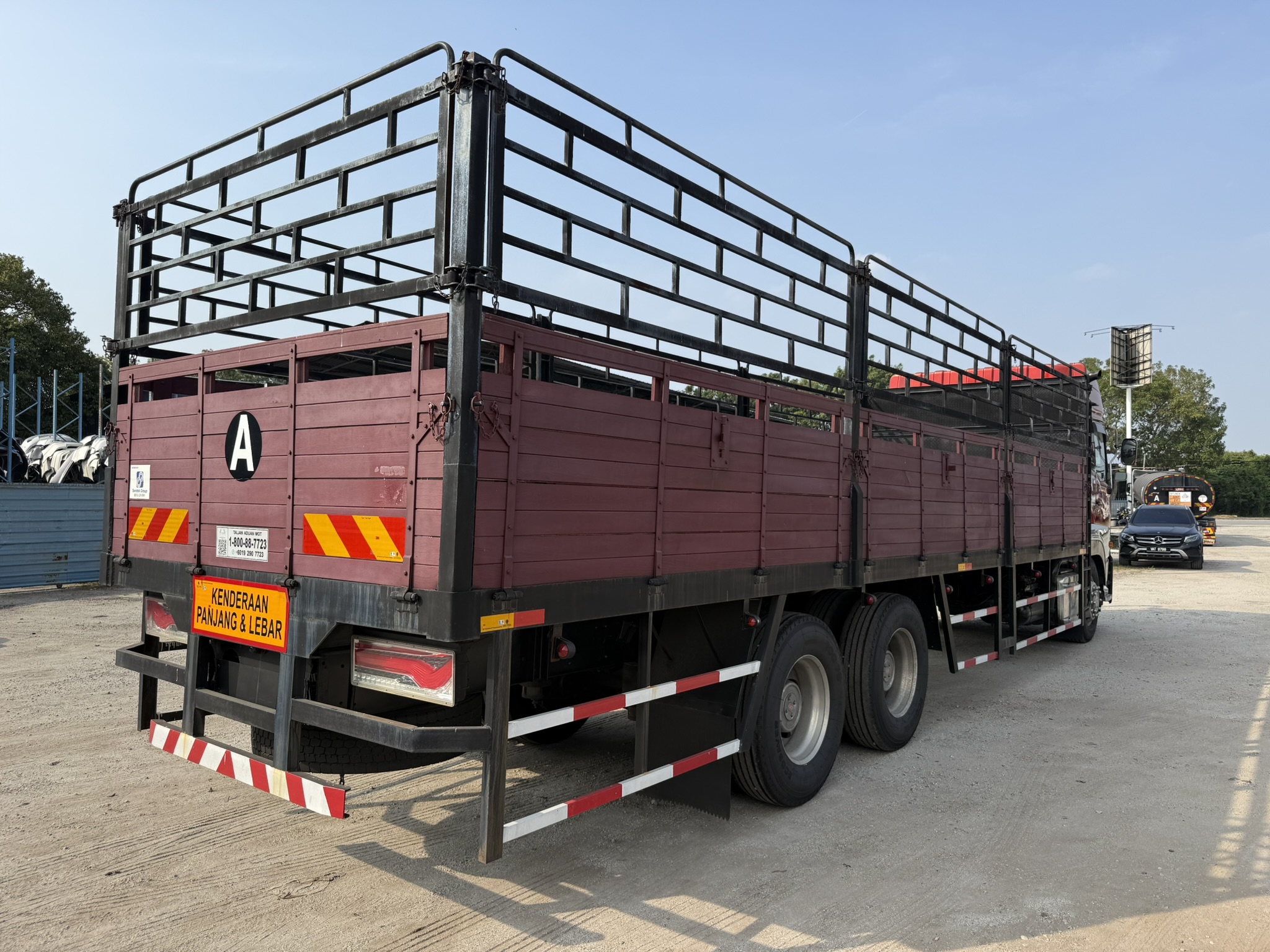 Unregistered Nissan UD CD5 Auto 30ft Wooden Cargo (READY STOCK) - Thumbnail 9