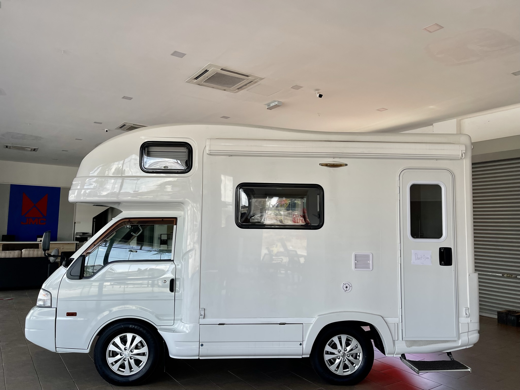 New Nissan Vanette SK82 Caravan/ Camper Truck Auto (Off-Road Vehicle) - Thumbnail 3