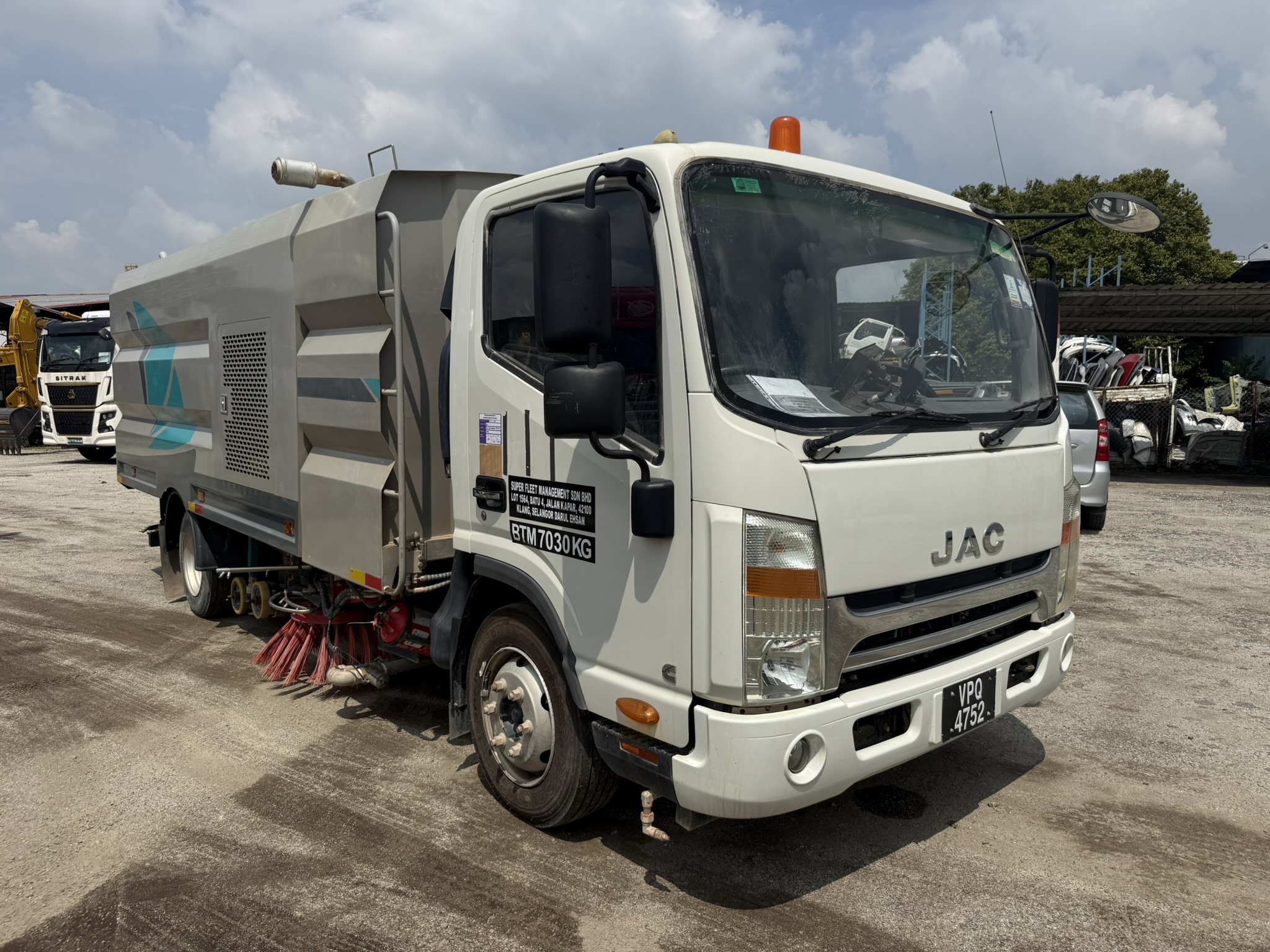 2024 JAC N75 Road Sweeper - Thumbnail 2