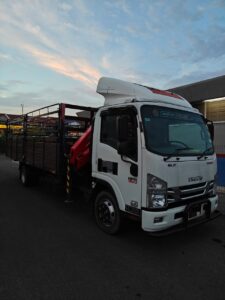 Isuzu NPR75 Crane Truck, LOW MILEAGE – LIKE NEW