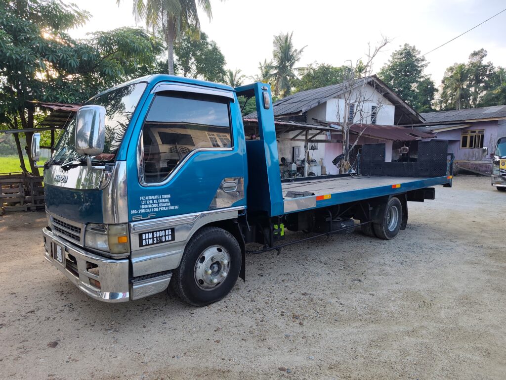 USED ISUZU NPR 66