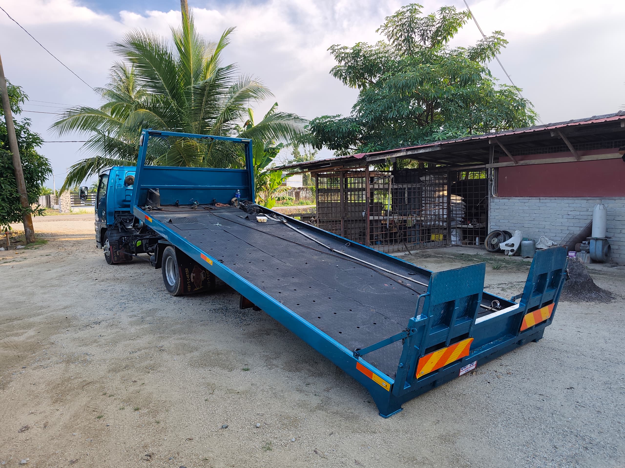USED ISUZU NPR 66 - Thumbnail 4
